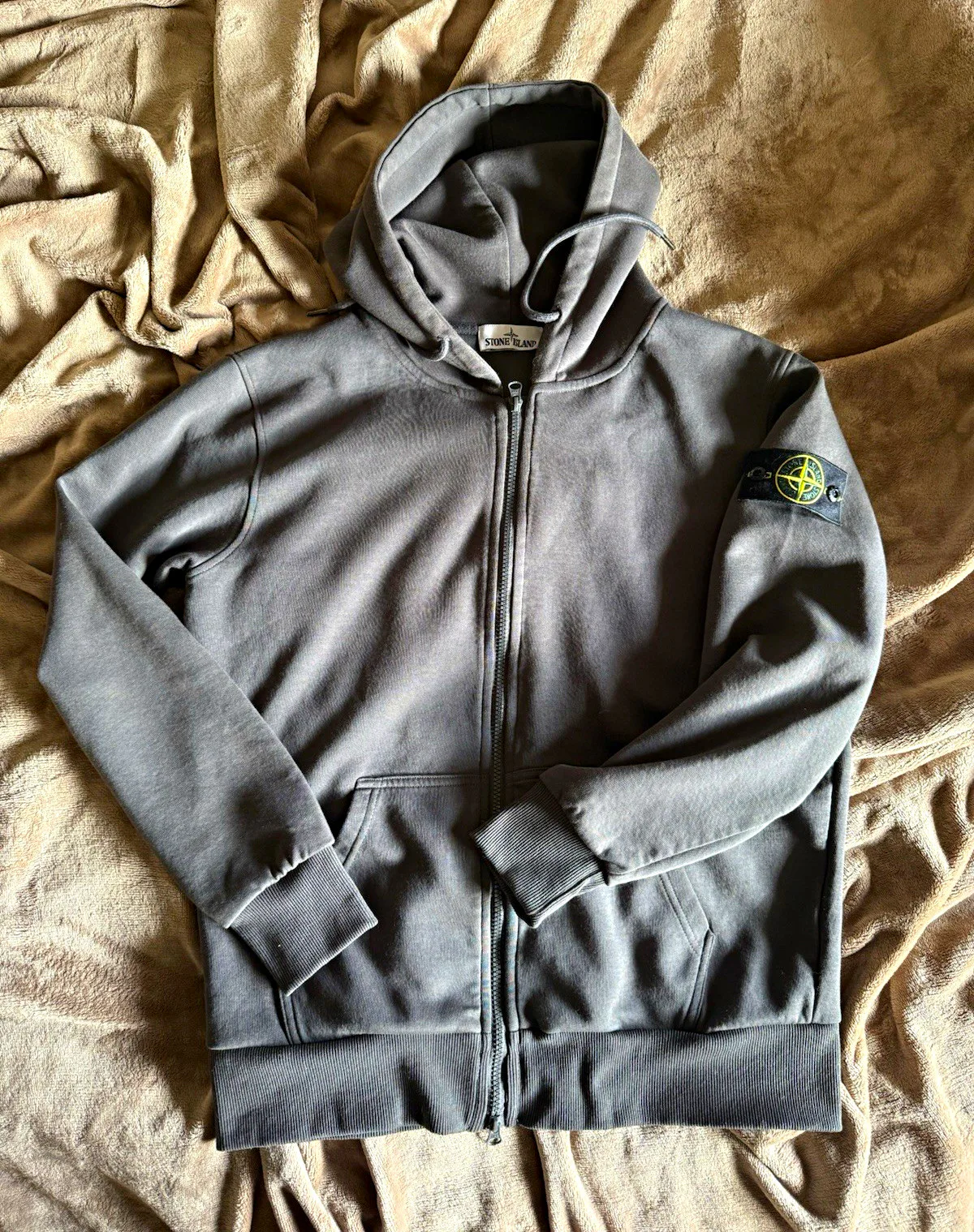 Stone Island Grey Baumwolle Top, seller photo 1 | The Borrowed Hood, Relover