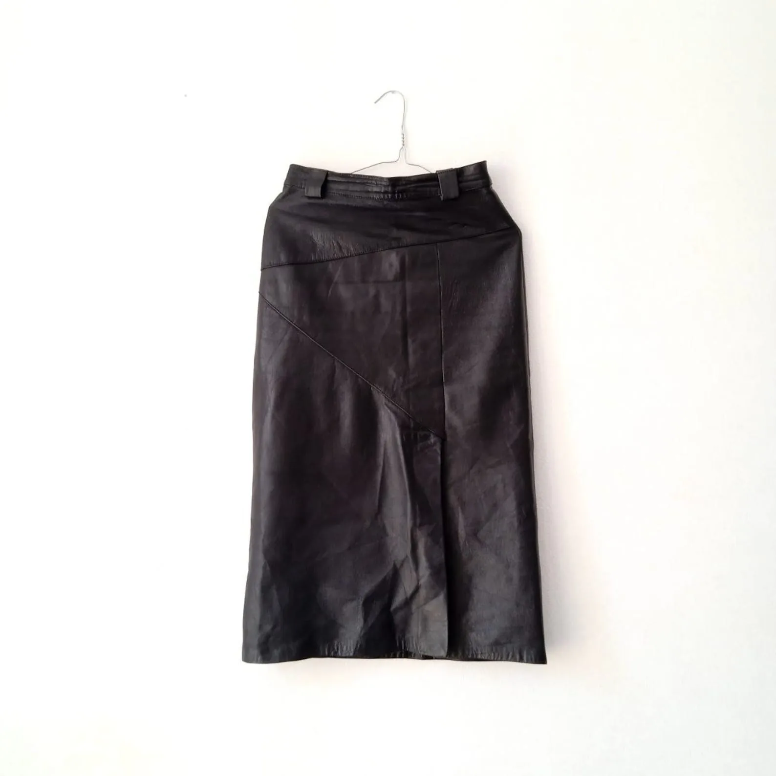 Second Hand Pencil Skirt 42 FR Black, seller photo 1 | The Leather Pencil, Relover
