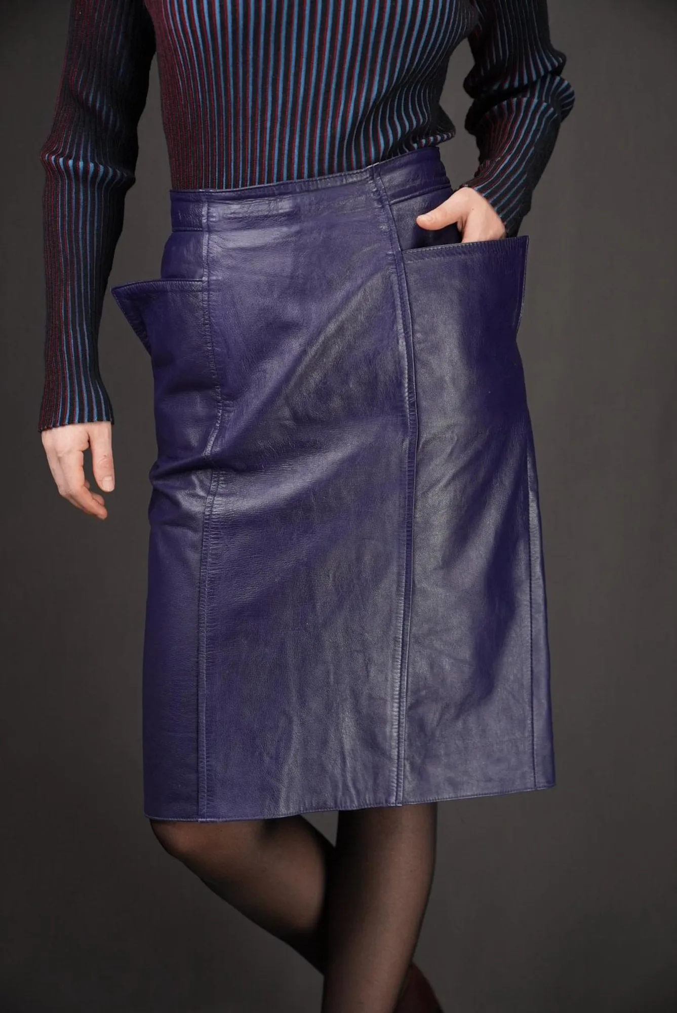 Second Hand Skirt S/M (EU 36-38) Leather, seller photo 1 | The Leather Pencil, Relover