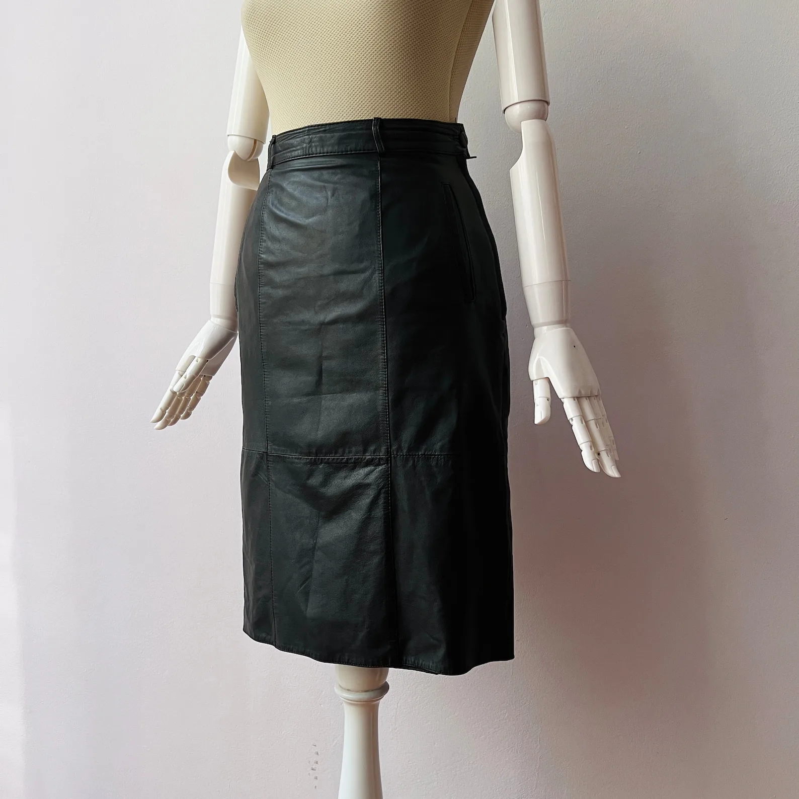 Vintage Midi Skirt S (EU 36) Leather, seller photo 1 | The Leather Pencil, Relover