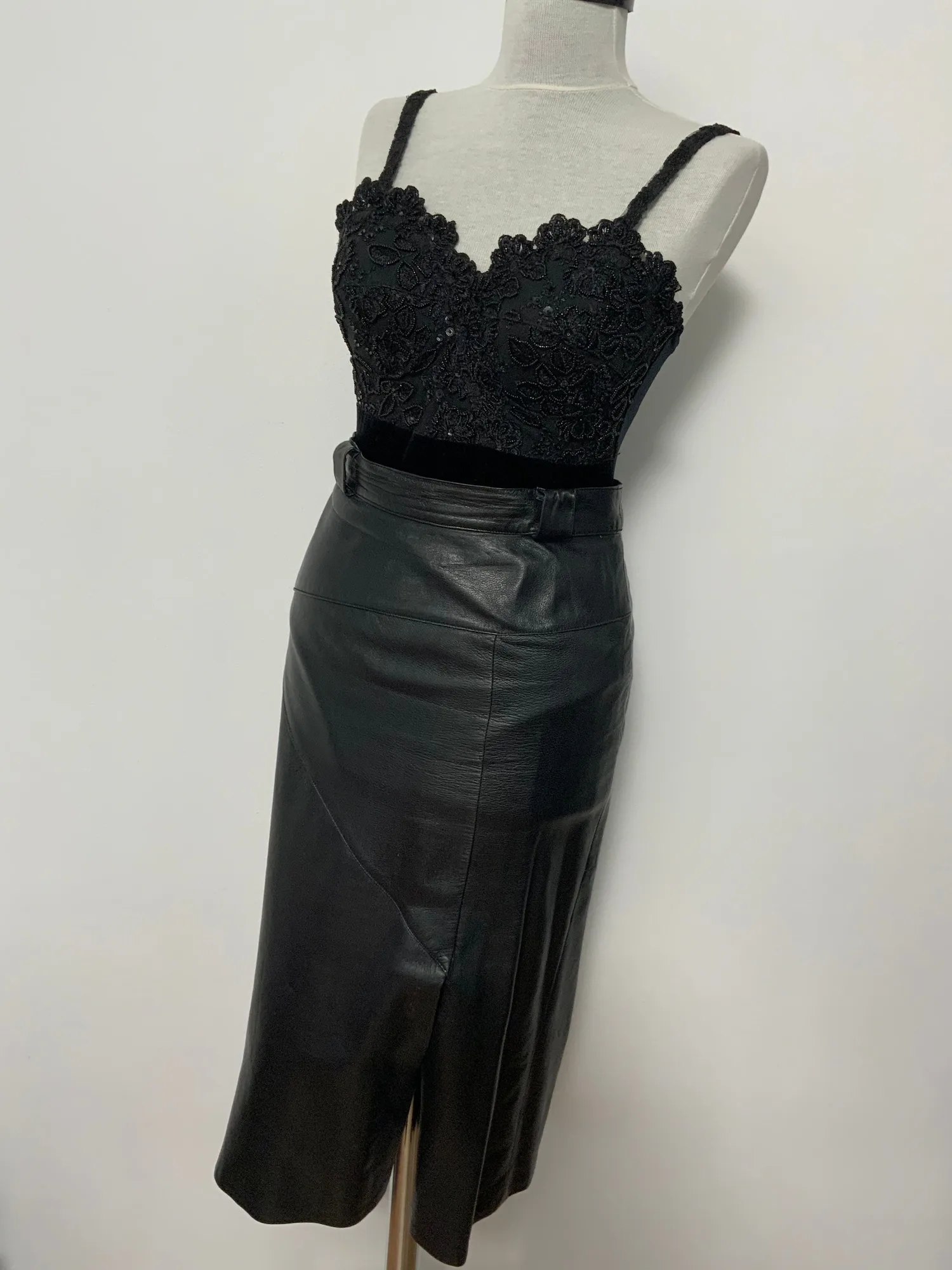 Vintage Pencil Skirt S (label 44) Black, seller photo 1 | The Leather Pencil, Relover